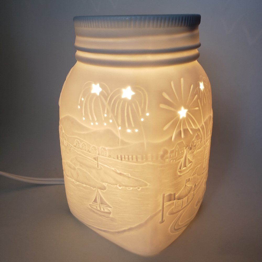 Great for 4th of July! - Scentsy Celebrate Warmer